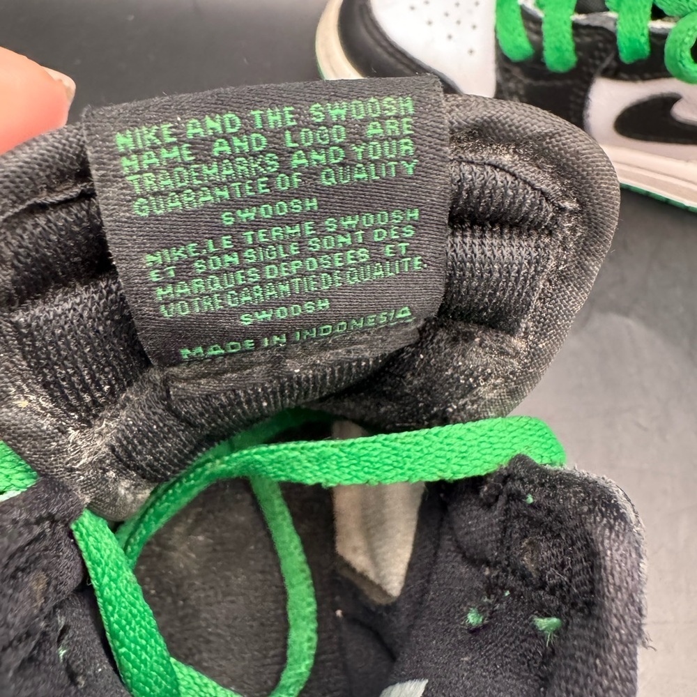 Toddler Nike Air Jordan 1 Retro High OG 'Lucky Green' Sneakers Sz 6C  FD1413-031 - Picture 12 of 15